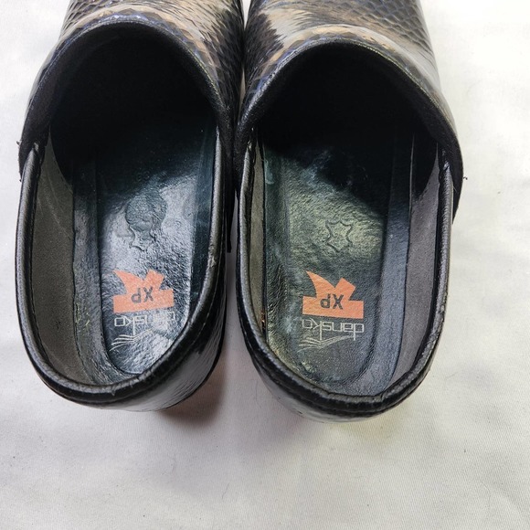 Dansko Blue Metallic Snake Clogs Nursing Shoes Size 38 US 7.5-8 - Picture 4 of 12